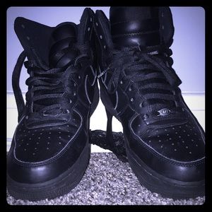 Airforce1s black high top
